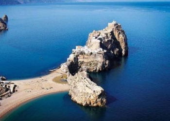 La falta de estatuto jurídico de los peñones en el norte de África les hace vulnerables frente a Marruecos