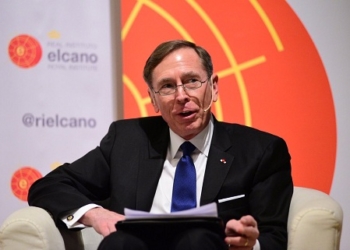 Petraeus: “Putin intentó ayudar a Trump, pero le salió el tiro por la culata”