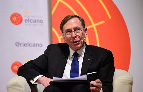 Petraeus: “Putin intentó ayudar a Trump, pero le salió el tiro por la culata”