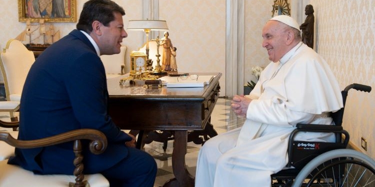 El Papa recibe a Picardo en el Vaticano en vísperas de la llegada de los Condes de Wessex