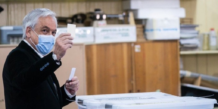 España confía en que Chile siga siendo “un ejemplo de democracia” tras el referéndum