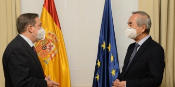 Planas y el embajador de Japón abordan la difusión de la gastronomía de los dos países