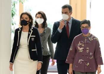 Pedro Sánchez se compromete a alcanzar un 25% de mujeres embajadoras