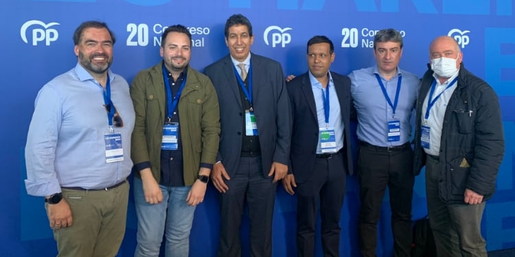 La broma de la Embajada francesa sobre la paella que incendió las redes