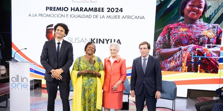 Susan Kinyua recibe el Premio Harambee por su creatividad empresarial a favor de la mujer