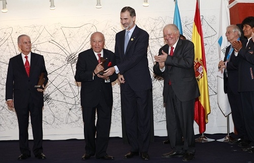 El Rey entrega el Premio Enrique V. Iglesias al empresario argentino Alejandro Bulgheroni