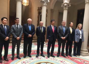 Los patinadores Javier Fernández y Yuzuru Hanyu y la multinacional NTT, Premios Fundación España-Japón