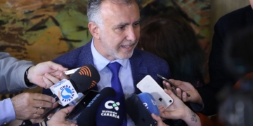 Canarias y Gobierno hacen causa común frente a la expansión marítima de Marruecos