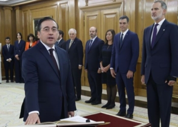 Albares comparecerá el 5 de diciembre ante el Congreso para informar sobre la guerra de Gaza