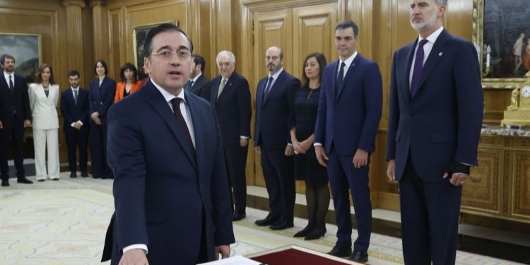 Albares comparecerá el 5 de diciembre ante el Congreso para informar sobre la guerra de Gaza