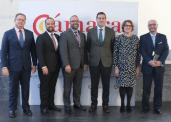 Puerto Rico busca el apoyo empresarial español tras los huracanes