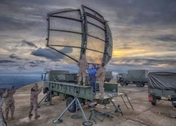 Las Fuerzas Armadas españolas despliegan un radar de vigilancia aérea en Rumanía