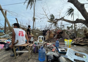 España eleva a casi 800.000 euros las ayudas por el tifón ‘Rai’ en Filipinas