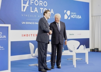 Felipe González: “Comparados con algunos, Rajoy y yo somos Churchill”