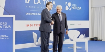 Felipe González: “Comparados con algunos, Rajoy y yo somos Churchill”