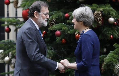 Rajoy y May se transmiten su apoyo mutuo respecto al Brexit y Cataluña