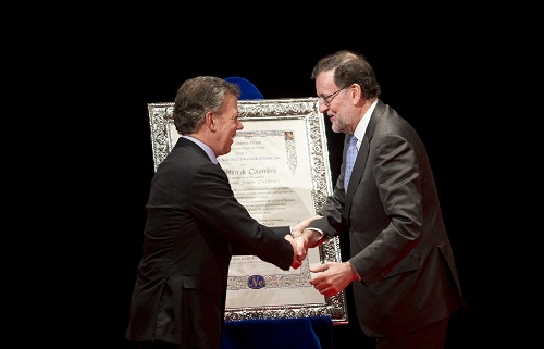 Santos invita a los españoles a “aprovechar la oportunidad de la paz”