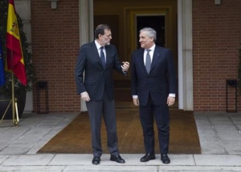 Tajani: “España debe salir del banquillo y jugar de titular en Europa”