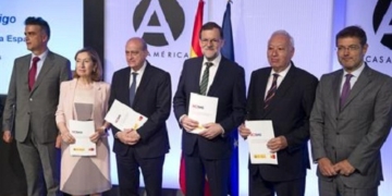 Rajoy se aferra a la Marca España en vísperas de la campaña electoral