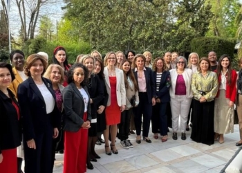 Teresa Ribera, la Embajada de Finlandia y la Red de Mujeres Embajadoras abordan el cambio climático