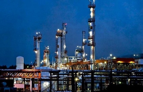 Irán creará un consorcio con inversores privados para su refinería en España