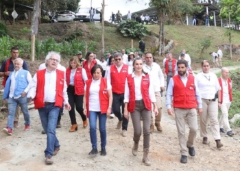 La Reina visita Cali, donde ya estuvo hace 29 años como estudiante de Periodismo