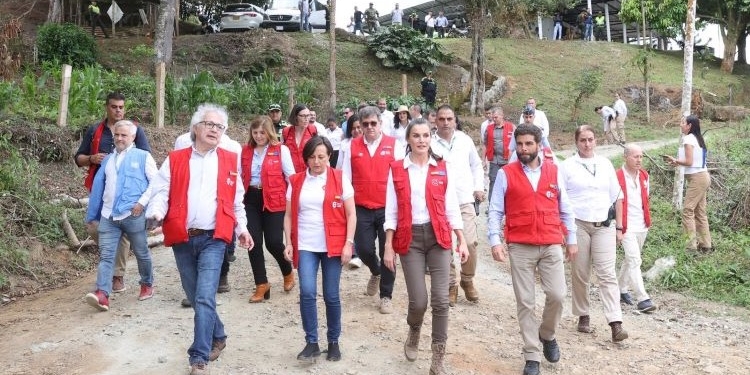 La Reina visita Cali, donde ya estuvo hace 29 años como estudiante de Periodismo