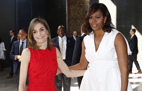 La Reina y Michelle Obama unen sus voces a favor de la educación femenina