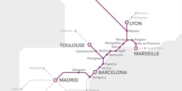 Casi tres millones de personas han viajado en los AVE España-Francia desde 2013