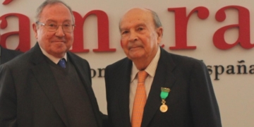 Santiago Rengifo recibe la Medalla de Oro de la Orden de la Cámara de España