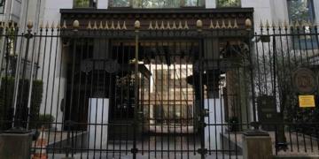 El Gobierno apuesta por integrar en las embajadas las oficinas de las CCAA en el exterior