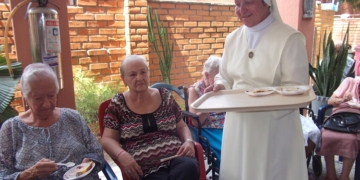 El Gobierno dará 500.000 euros a entidades que ayuden a españoles en el extranjero