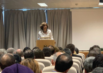 La secretaria de Estado de España Global, Irene Lozano, durante la reunión con los embajadores./ Foto: España Global