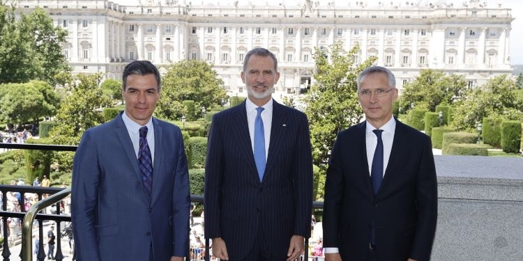 El Rey, Sánchez y Stoltenberg conmemoran, sin Podemos, los 40 años de España en la OTAN