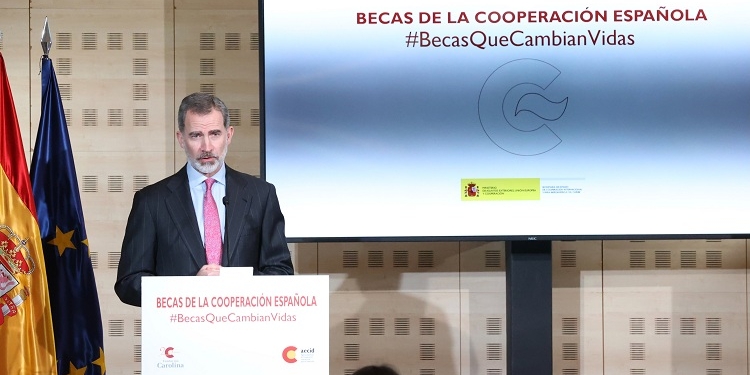 Felipe VI: “Las becas de la Cooperación son un buque insignia de nuestra acción exterior”