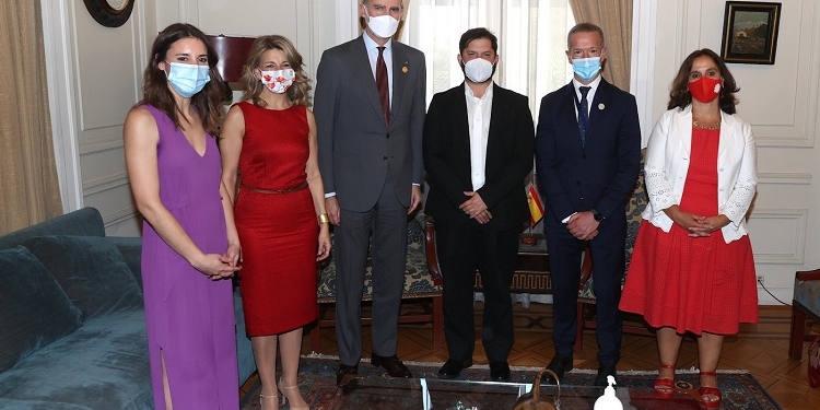 El Rey y las dos ministras de Podemos mantienen su primer encuentro con Boric