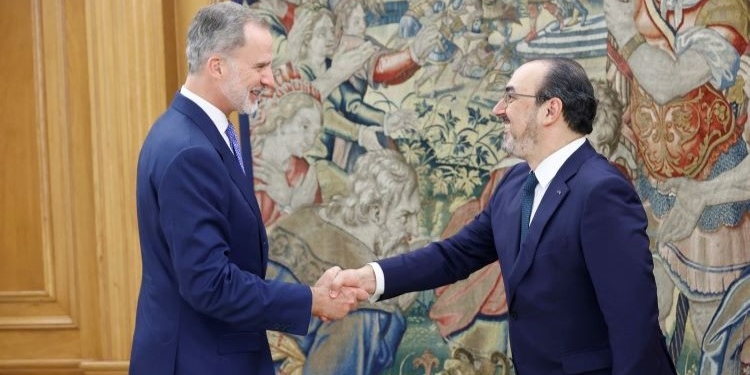 El presidente del CAF explica al Rey la labor de la entidad durante la Presidencia española