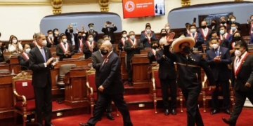 Felipe VI asiste a la toma de posesión de Pedro Castillo, el “primer gobernante campesino de Perú”