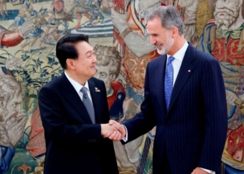 El jefe del Ejecutivo viaja el miércoles a Corea del Sur para reunirse con el presidente Yoon