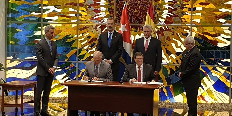 El Rey preside la renovación del Marco de Asociación País en su primera visita de Estado a Cuba