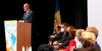 Sánchez asegura en Andorra que España donará vacunas a Iberoamérica “cuando sea posible”
