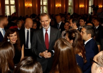 Los Reyes reciben a representantes de los 8.500 españoles residentes en Dinamarca