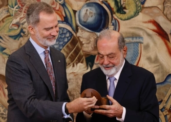 El Rey entrega el Premio Enrique V. Iglesias al mexicano Carlos Slim