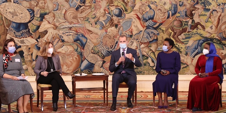 El Rey recibe a 20 lideresas del Mediterráneo y África traídas a España por Exteriores y AECID