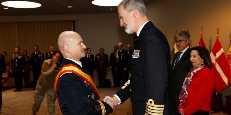 El Rey visita en Mons (Bélgica) el Cuartel General del Mando Aliado de Operaciones de la OTAN