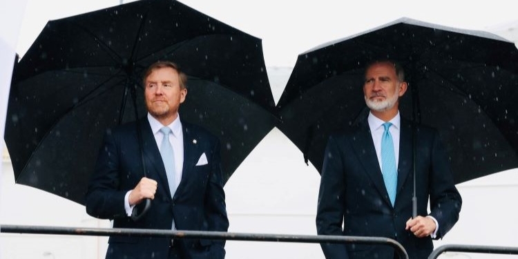 El Rey visita en Países Bajos el proyecto del corredor marítimo de hidrógeno entre Bilbao y Ámsterdam