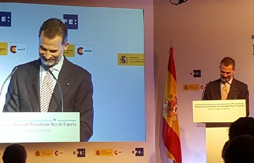 Felipe VI: “Los valores del periodismo no deben verse comprometidos por la tecnología”