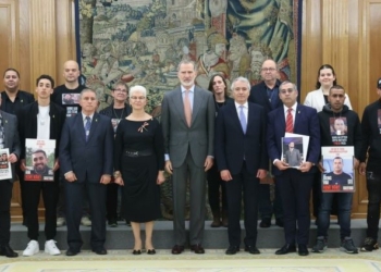 Felipe VI y Pedro Sánchez reciben a familiares de israelíes secuestrados por Hamás
