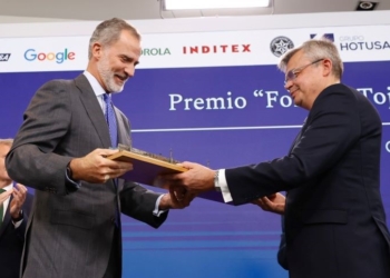 Albares asegura a Kuleba que España “alzará la voz” contra la anexión rusa del Donbás