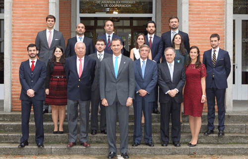 Exteriores contaba en mayo con 976 diplomáticos en activo